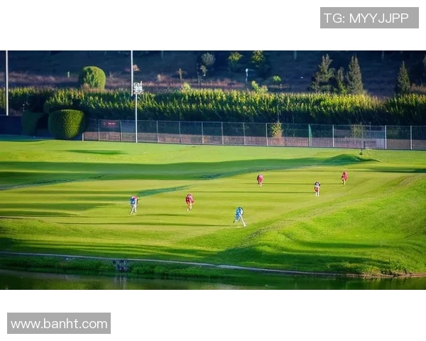 从贫困街头到绿茵场上崭露头角的足球明星成长故事